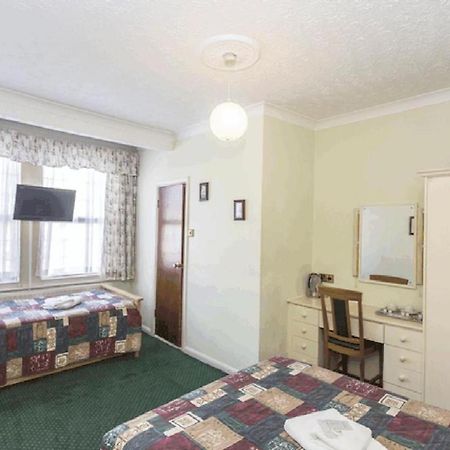 Oyo Ridgeway Hotel Chingford Extérieur photo