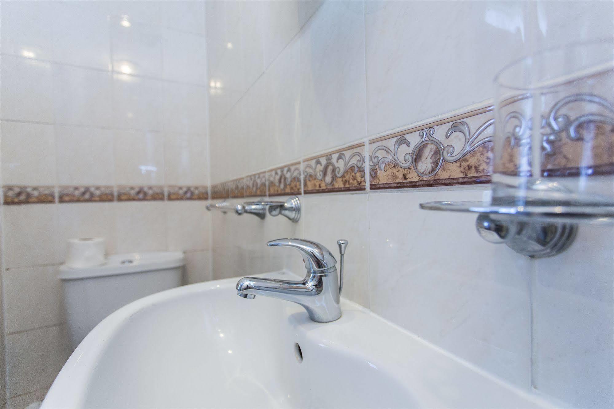 Oyo Ridgeway Hotel Chingford Extérieur photo