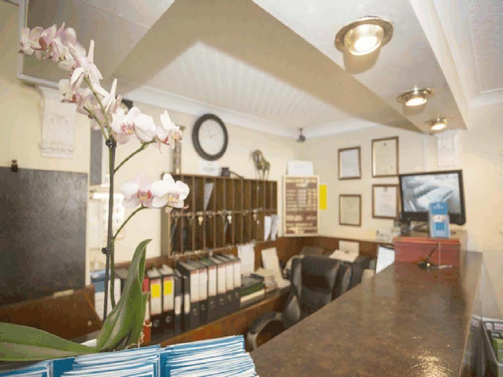 Oyo Ridgeway Hotel Chingford Extérieur photo