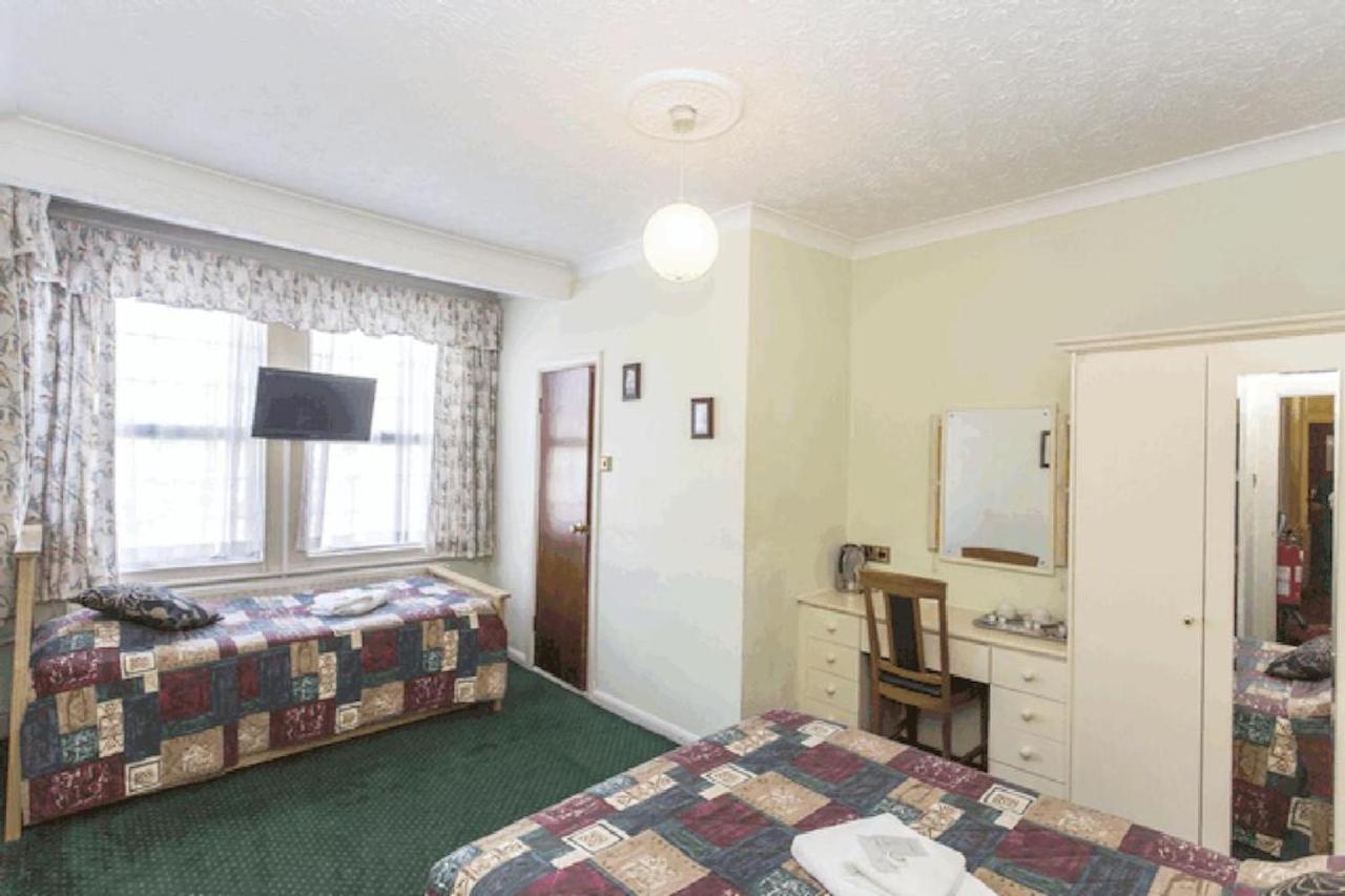 Oyo Ridgeway Hotel Chingford Extérieur photo